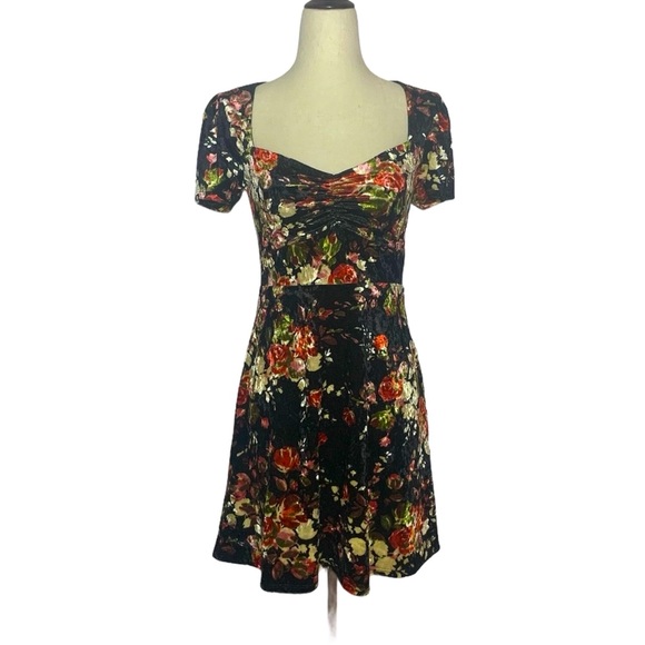 Urban Outfitters Dresses & Skirts - Urban Outfitters Crushed Velvet Floral Dress Small